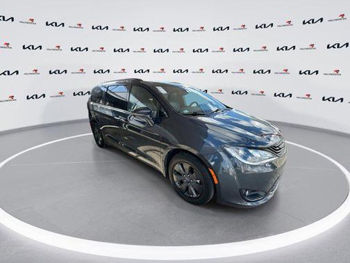 2019 Chrysler Pacifica Hybrid Limited