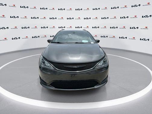 2018 Chrysler Pacifica Touring-L Plus