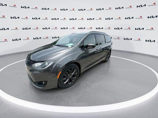 2018 Chrysler Pacifica Touring-L Plus