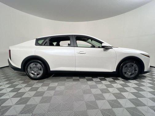 Snow White Pearl 2026 Kia K4 LX