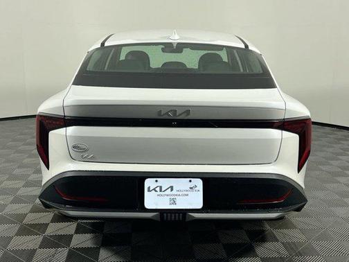 Snow White Pearl 2026 Kia K4 LX