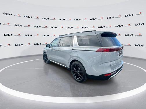 2024 Kia Carnival SX