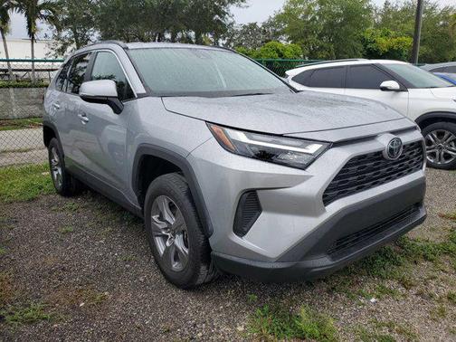 2022 Toyota RAV4 XLE