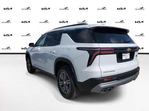 2024 Chevrolet Traverse LT