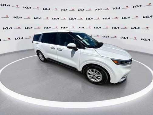 2023 Kia Carnival LX