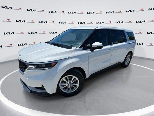 2023 Kia Carnival LX