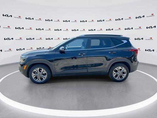 Fusion Black 2024 Kia Seltos S