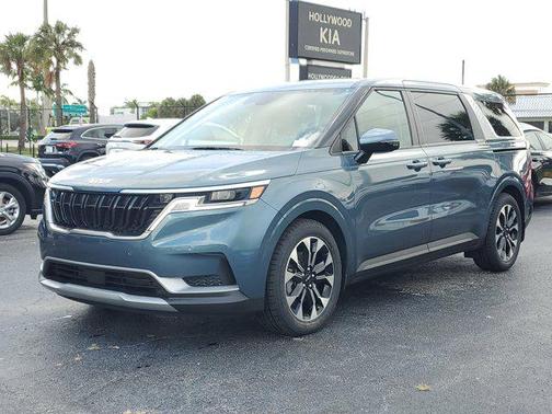 2024 Kia Carnival EX