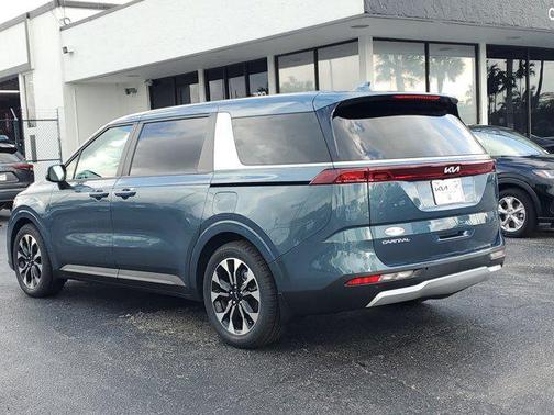 2024 Kia Carnival EX