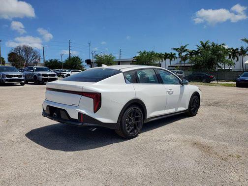 2025 Kia K4 GT-Line