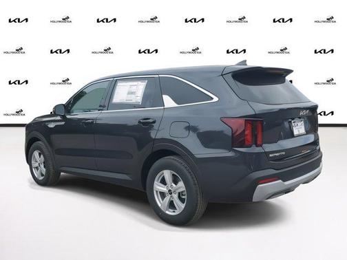 2025 Kia Sorento LX
