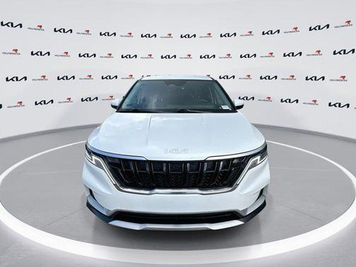 2023 Kia Carnival LX