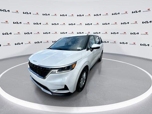 2023 Kia Carnival LX