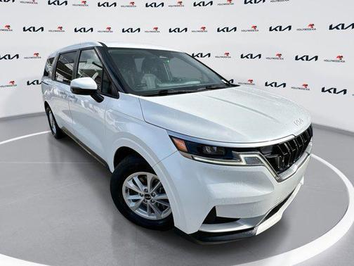 2023 Kia Carnival LX