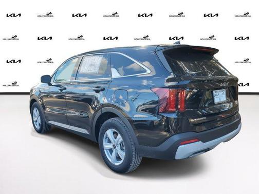 2025 Kia Sorento LX