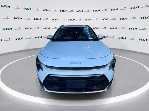 2024 Kia Niro SX