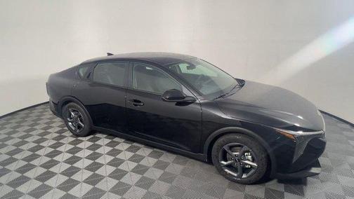 Aurora Black Pearl 2026 Kia K4 LXS