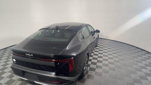 Aurora Black Pearl 2026 Kia K4 LXS
