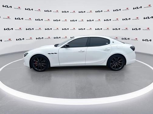 Bianco 2021 Maserati Ghibli S