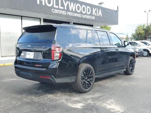 2023 Chevrolet Suburban RST