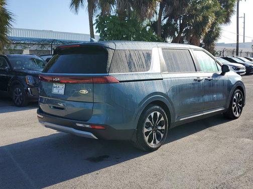 2024 Kia Carnival EX