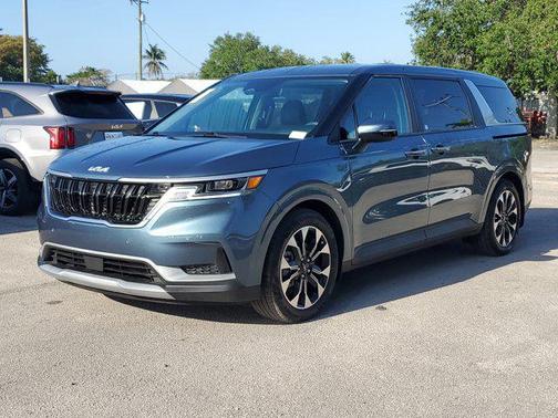 2024 Kia Carnival EX