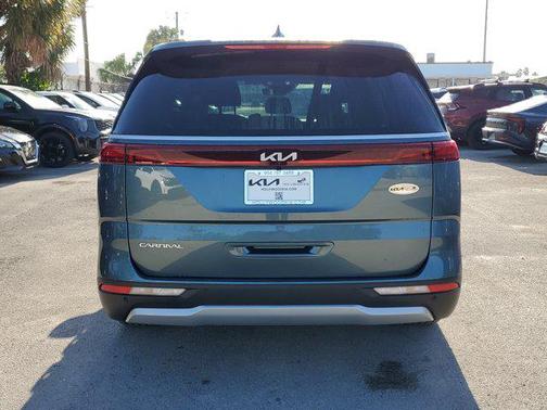 2024 Kia Carnival EX