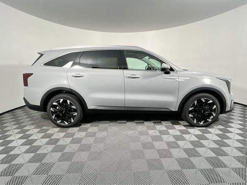 Glacial White Pearl 2026 Kia Sorento EX