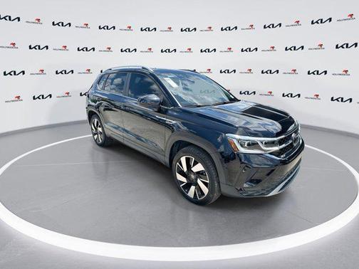 2024 Volkswagen Taos SEL