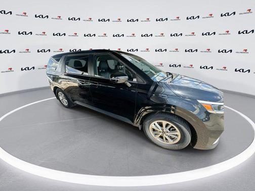 2022 Kia Carnival LXS