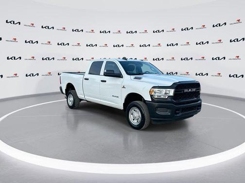 2022 RAM 2500 Tradesman Crew Cab 4x4 6'4' Box