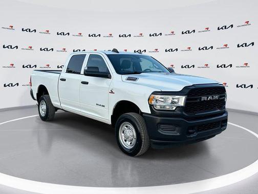 2022 RAM 2500 Tradesman Crew Cab 4x4 6'4' Box