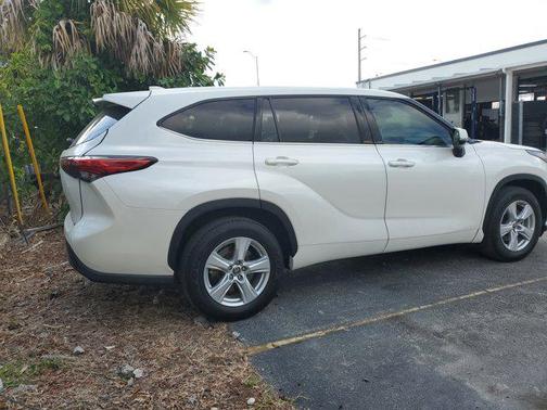 2021 Toyota Highlander LE