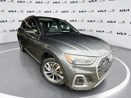2022 Audi Q5 45 S line Premium Plus