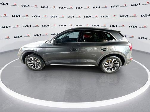2022 Audi Q5 45 S line Premium Plus