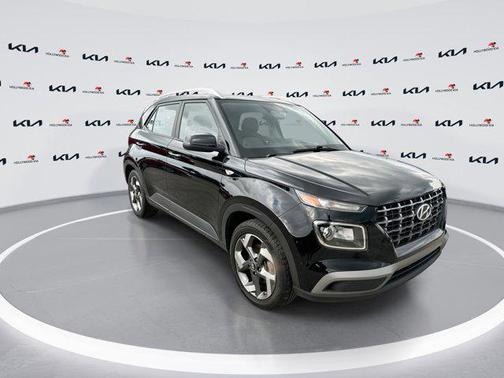Black Noir Pearl 2023 Hyundai VENUE SEL