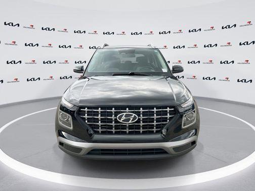 Black Noir Pearl 2023 Hyundai VENUE SEL