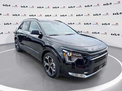 Aurora Black Pearl 2025 Kia Niro Touring