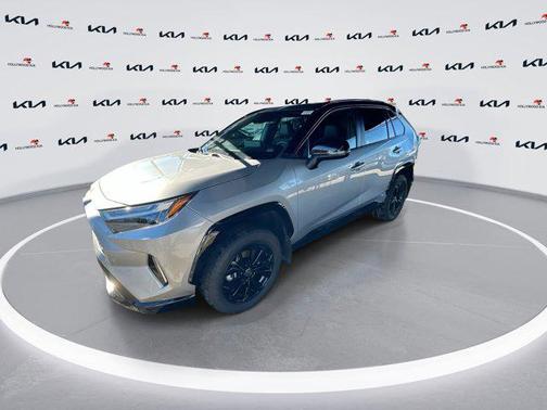 2024 Toyota RAV4 Hybrid SE