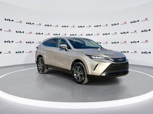 2022 Toyota Venza LE