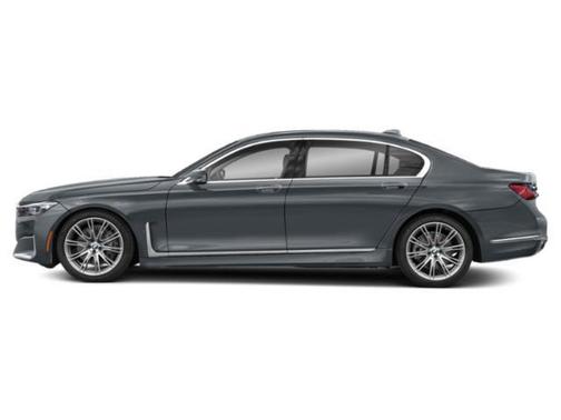 Bernina Grey Amber Effect Metallic 2022 BMW 740 i
