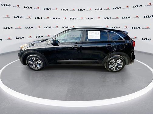 2022 Kia Niro LXS
