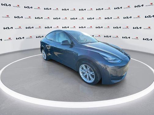 2022 Tesla Model Y Long Range Dual Motor All-Wheel Drive