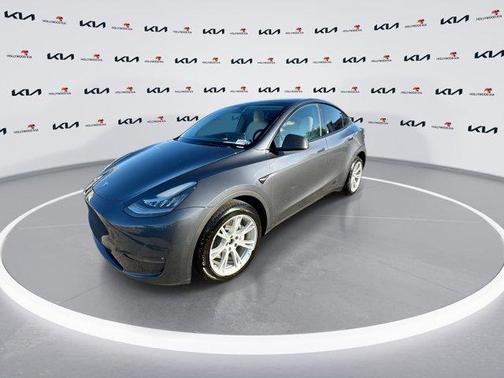 2022 Tesla Model Y Long Range Dual Motor All-Wheel Drive