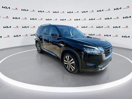 2024 Nissan Pathfinder Platinum FWD