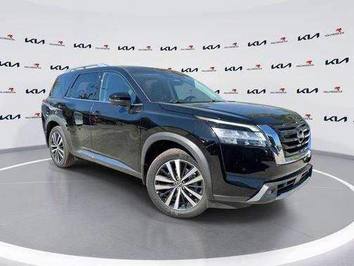 2024 Nissan Pathfinder Platinum FWD