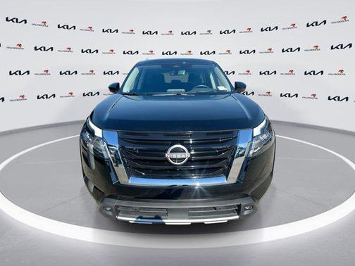 2024 Nissan Pathfinder Platinum FWD