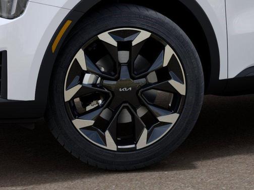 White 2026 Kia Sorento EX