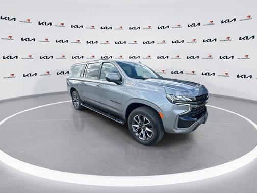 2022 Chevrolet Suburban 4WD Z71