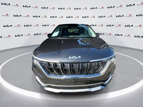 2023 Kia Carnival LX